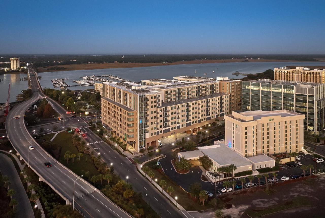 Holiday Inn Express & Suites Charleston Dwtn -Westedge, An Ihg Hotel Exterior photo